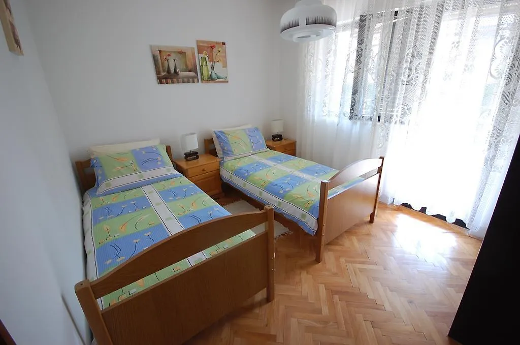 Apartment Alex By El-Pi Tours Njivice 0*,  Kroatien