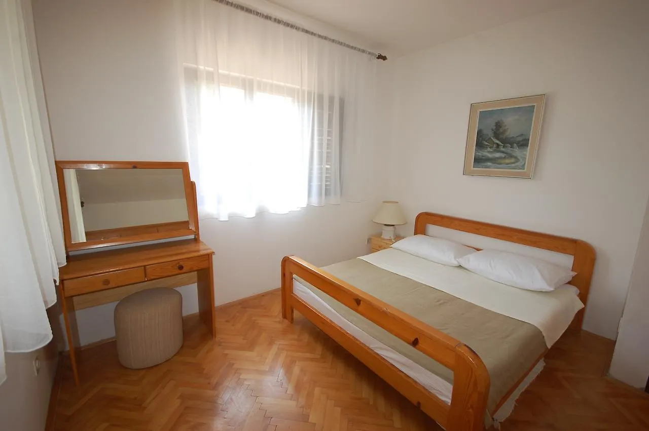 Apartment Alex By El-Pi Tours Njivice