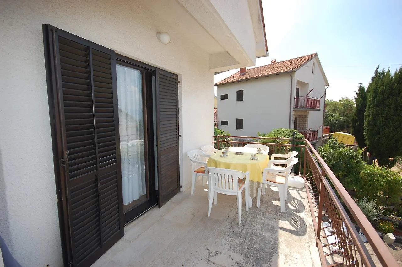 Apartment Alex By El-Pi Tours Njivice