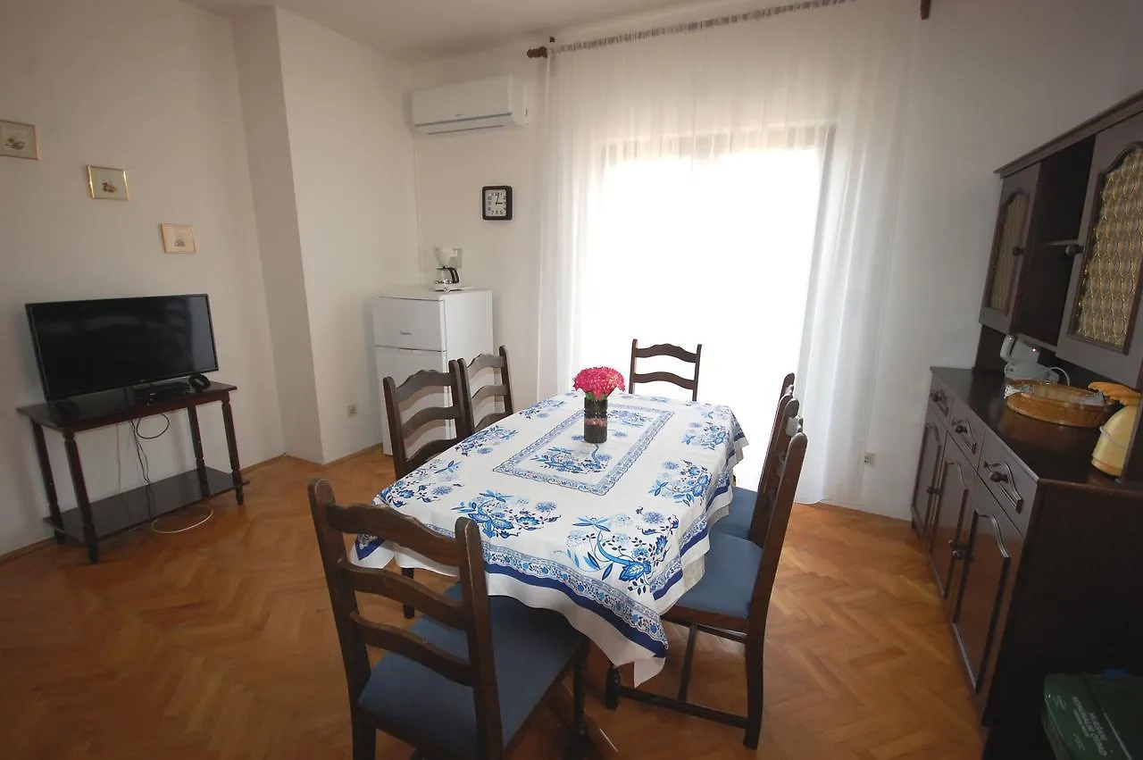 Apartment Alex By El-Pi Tours Njivice